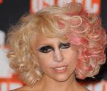 Lady Gaga : Il semblerait qu'elle aussi ait succombé à la tendance poudreuse ! 