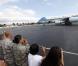 Le président Barack Obama, avec Michelle et leurs filles Malia et Sasha, lors de leur arrivée à Honolulu, Hawaii, le 24 décembre 2009.