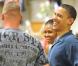 Barack et Michell Obama lors de leur second jour à Hawaii, en visite à la base militaire de Kaneohe, le 25 décembre 2009.