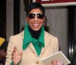 Natalie Cole quitte son hôtel à New York. 28/12/09