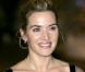 Kate Winslet parfaite avec des manches voilées et un décolleté en carré