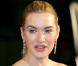 Kate Winslet en robe bustier, un joli décolleté et une silhouette au top !