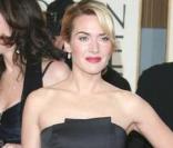 Kate Winslet en robe du soir ceinturée, un corps parfait !<br />