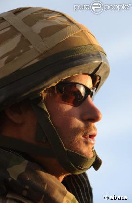 Le Prince Harry dans le désert de la province de Helmand, au sud de l'Afghanistan