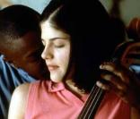 Sarah Michelle Gellar et Selma Blair dans une scène de  Sexe Intentions. 