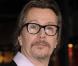 Gary Oldman, à l'occasion de l'avant-première de The Book of Eli , qui s'est tenue au Graumann's Chinese Theatre d'Hollywood, à Los Angeles, le 11 janvier 2010.