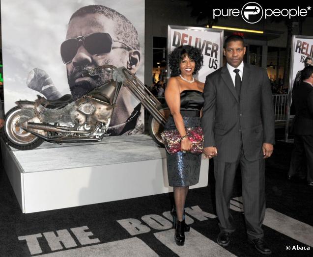 Denzel Washington et sa femme Pauletta, à l'occasion de l'avant-première de  The Book of Eli , qui s'est tenue au Graumann's Chinese Theatre d'Hollywood, à Los Angeles, le 11 janvier 2010.
