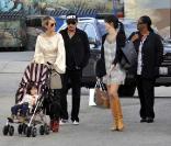 Johnny Hallyday, sa femme Laetitia et leur fille Joy, le 6 janvier 2010 
