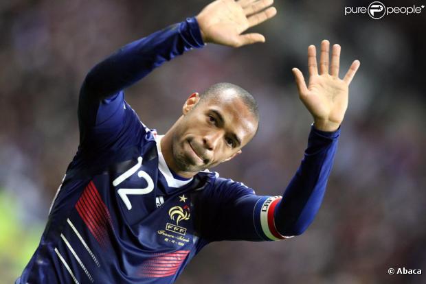 La FIFA s'apprête à étudier le cas Thierry Henry, suite à la qualification contestée de l'équipe de France face à l'Irlande, après une faute de l'attaquant dans la surface de réparation.