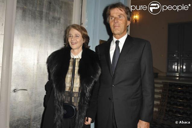 Charlotte Rampling et Dominique Desseigne, à l'occasion du cocktail dînatoire des Révélations des César organisé par la maison Chaumet dans l'enceinte de l'Hôtel Meurice, à Paris, le 18 janvier 2010.