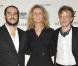 Alexandra Lamy entourée de François-Xavier Demaison et Alex Lutz, à l'occasion du cocktail dînatoire des Révélations des César organisé par la maison Chaumet dans l'enceinte de l'Hôtel Meurice, à Paris, le 18 janvier 2010.