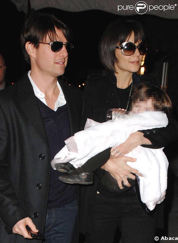 Suri Cruise bien protégé par ses parents Tom Cruise et Katie Holmes