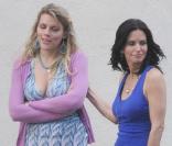 Courteney Cox et Busy Phillips sur le tournage de la série Cougar Town, à Los Angeles. 21/01/2010