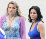 Courteney Cox et Busy Phillips sur le tournage de la série Cougar Town, à Los Angeles. 21/01/2010