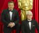 Alec Baldwin et Steve Martin vous attendent impatiemment pour les Oscars... avec Anne Hathaway !