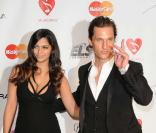 Camila Alves et Matthew McConaughey, à la soirée Musicares 2010, le 29 janvier : première sortie officielle depuis la naissance de leur deuxième enfant, le 4 janvier dernier.