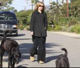Julia Roberts repart seule de l\'aéroport de Los Angeles