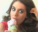 La vidéo du merveilleux shooting de la très belle Alison Brie pour le magazine Complex .