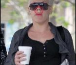 Pink et son mari se font un petit-déjeuner à Los Angeles