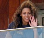 Beyoncé Knowles sur la terrasse de sa chambre d\'hôtel à Rio de Janeiro le 8 février 2010