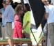 La belle Zoe Saldana en shooting maillots sur une plage de Los Cabos, au Mexique, le 25 janvier 2010.