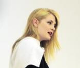 Mischa Barton a passé plus de 8 heures dans un salon de coiffure avant de ressortir blonde le 16 février 2010