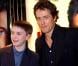 On a retrouvé le 'fils' de Hugh Grant, plus de huit ans plus tard... C'est un vrai séducteur !