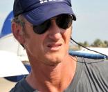 Sean Penn en mission humanitaire à Haïti en février 2010