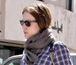 Liv Tyler et Royston Langdon se promènent avec leur fils Milo et déjeunent ensemble à Beverly Hills le 27 février 2010