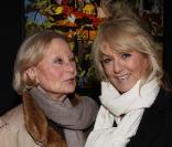 Michèle Morgan et Mylène Demongeot pour les 90 ans de Michèle Morgan, à Paris, le 1er mars 2010 !