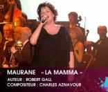 Maurane rend hommage à Charles Aznavour en reprenant  La Mamma .