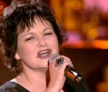 Maurane reprend  Armstrong  de Claude Nougaro. Elle est en course pour la Victoire de l'Artiste interprète féminine.