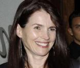 La lumineuse Julia Ormond à l'occasion du dîner pré-Oscars qui s'est tenu au restaurant Madeo, à Los Angeles, le 6 mars 2010.