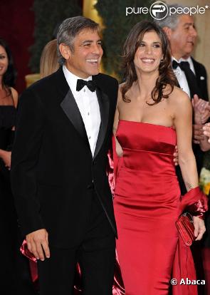 George Clooney et la belle Elisabetta Canalis, à l'occasion du tapis rouge de la 82e cérémonie des Oscars, au Kodak Theatre de Los Angeles, le 7 mars 2010.