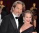 Jeff Bridges et sa femme, à l'occasion du tapis rouge de la 82e cérémonie des Oscars, au Kodak Theatre de Los Angeles, le 7 mars 2010.