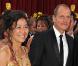 Woody Harrelson et sa compagne, à l'occasion du tapis rouge de la 82e cérémonie des Oscars, au Kodak Theatre de Los Angeles, le 7 mars 2010.