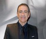 Alain Chamfort lors de la présentation de la nouvelle boutique du joaillier David Yurman au Printemps Haussmann à Paris le 7 mars 2010