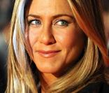 Jennifer Aniston ravissante, à l\'occasion de l\'avant-première de <i>The Bounty Hunter - Chasseur de Primes</i>, qui s\'est tenue au Vue Cinema de Leicester Square, à Londres, le 11 mars 2010.