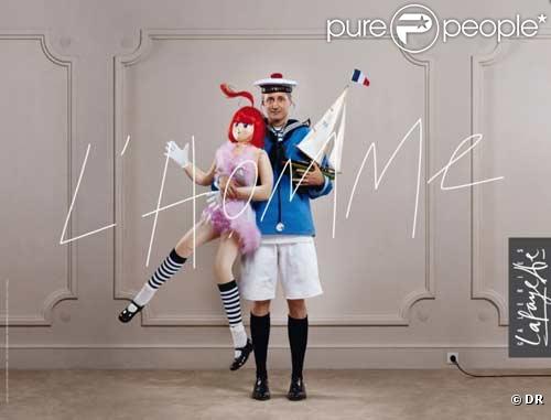 Antoine de Caunes devient la nouvelle égérie des Galeries Lafayette.