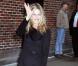 Jennifer Aniston devant le Ed Sullivan Theatre à New York pour participer à l'émission  Late show with David Letterman , le 15 mars 2010 
