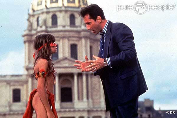 Mimi-Siku et Thierry Lhermitte dans Un Indien dans la ville 