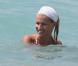 La magnifique Michelle Hunziker adore faire bronzer son sublime corps sous un soleil bûlant...