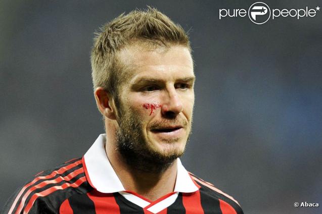 David Beckham, avec sa Victoria, à rejoint l'Angleterre pour débuter sa convalescence après avoir été opéré du tendon d'Achille