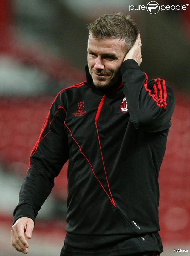 David Beckham, avec sa Victoria, à rejoint l'Angleterre pour débuter sa convalescence après avoir été opéré du tendon d'Achille