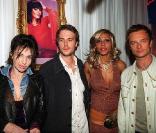 Michael Vartan avec David Hallyday, Béatrice Dalle et Cathy Guetta, à Paris en avril 2001 