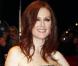 La sublime Julianne Moore fait un come-back dans  As the World turns , la série qui l'a fait connaître.