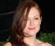 La sublime Julianne Moore fait un come-back dans  As the World turns , la série qui l'a fait connaître.