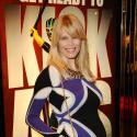 Claudia Schiffer très enceinte au bras de son mari... aux côtés de Brad Pitt, Tom Ford et Mika !