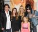 Billy Ray, Brandi, Tish, Noah et Trace Cyrus lors de l'avant-première à Hollywood de The Last Song le 25 mars 2010
