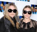 Mary-Kate et Ashley Olsen lors de la soirée de lancement de Lend Me A Tenor à Broadway au Music Bow Theatre à New York le 4 avril 2010